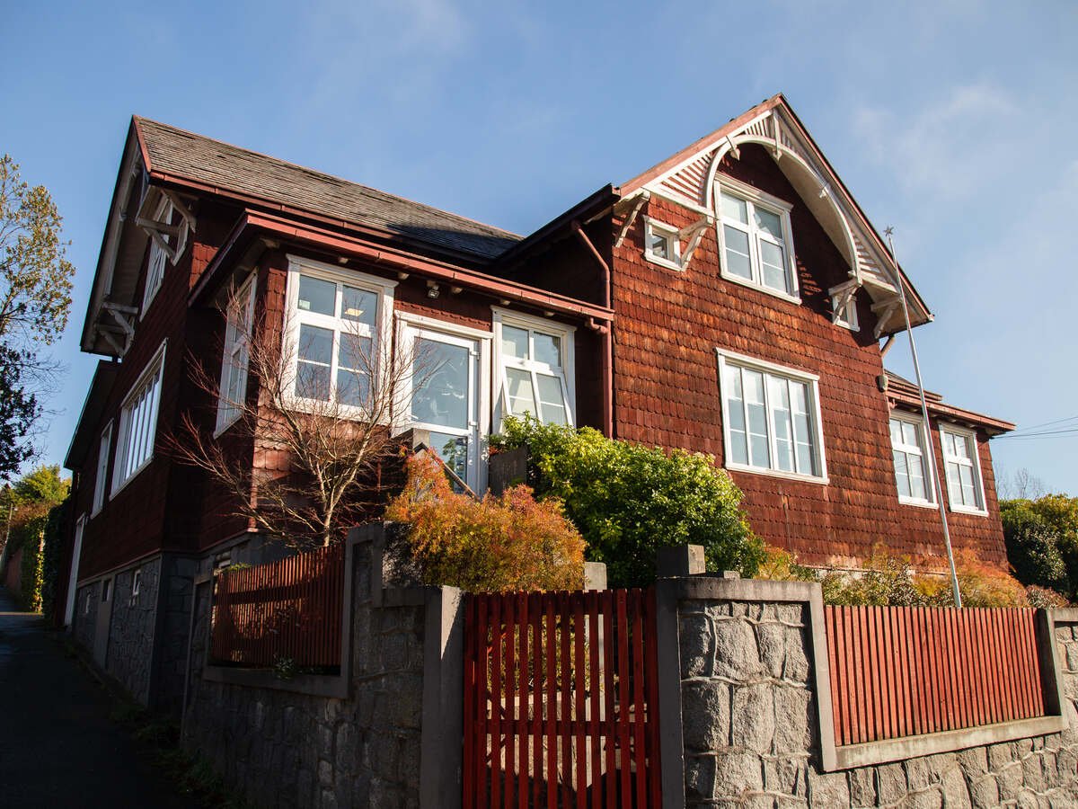 Fachada de Clínica del Sur, Puerto Varas